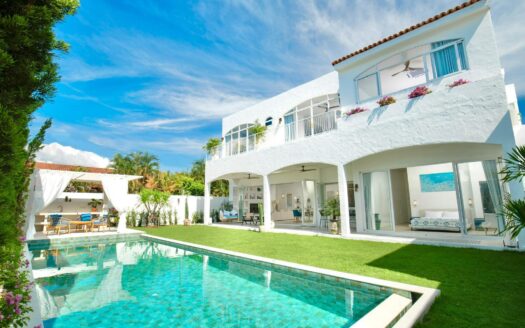 Villa stile Mediterraneo 4 Camere Piscina in Vendita Rawai