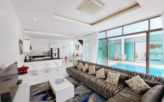 Villa 4 Camere Piscina in Vendita Kamala Phuket